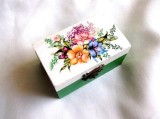 Cutie din lemn decorata cu flori 38727