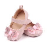 Pantofiori cu fluturas cu strasuri, roz, din lac (Marime Disponibila: 0-3 luni)