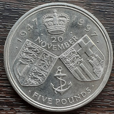 (S) MONEDE ANGLIA - 5 POUNDS 1997, ANIVERSAREA NUNTII DE AUR 1947-1997