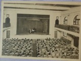 Carte postala, Scoala Centrala de Fete din Bucuresti. Sala de serbari in timpul unui examen de pian, perioada interbelica