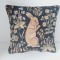 ** Pernita decor cu iepure / iepuras si flori, 20x20cm