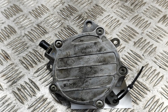 Pompa de vacuum AUDI A6 4F2, C6 2005 OEM: 06D145100E 22421504