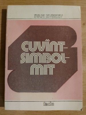 Cuvint-simbol-mit - Ivan Evseev foto