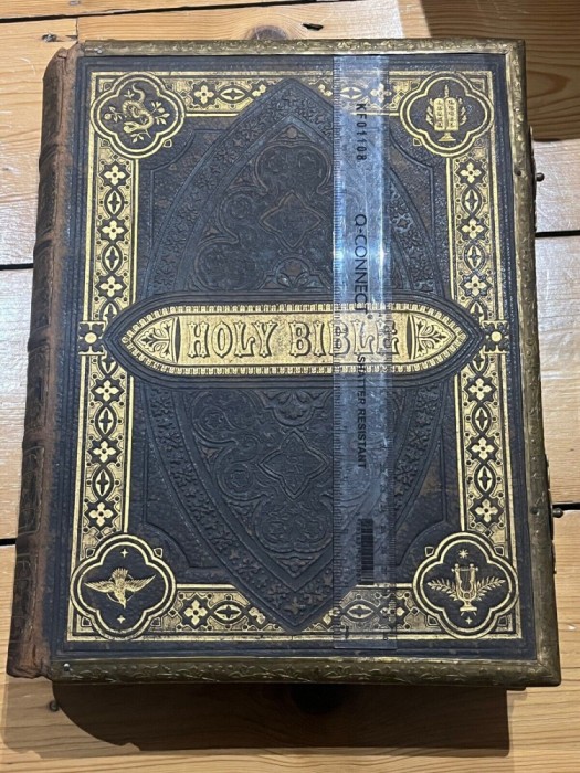 Biblia / Biblie veche , 1877, engleza , 6 kg, coperta piele