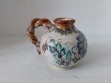 Vas ceramic, ulcior mic cu cioc si toarta rasucita, vaza, hand-made, marcat 422, rustic, 10cm inaltime x cca 10 cm diametru max