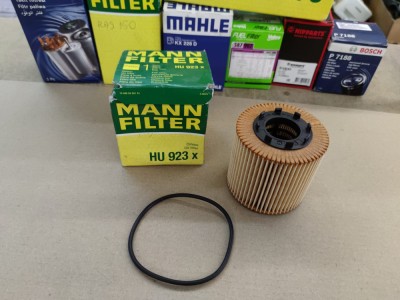 Filtru ulei MANN-FILTER HU923x / R8 foto