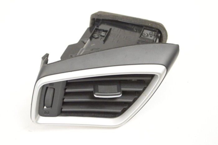 Gura de ventilație planșa de bord NISSAN X-TRAIL T32_ 2016 OEM: E989-5311-100 12362124