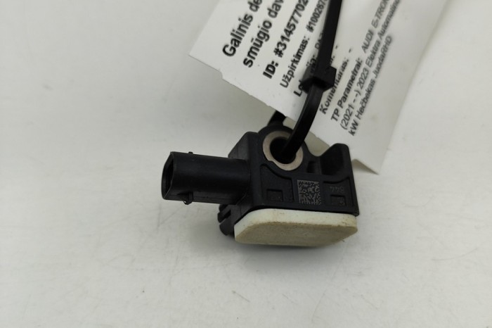 Senzor de impact dreapta spate AUDI E-TRON GT 2023 OEM: 971907651 | 31457702