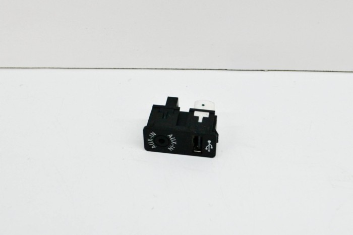 Port USB/AUX-In BMW 4 Coupe F32, F82 2014 OEM: 9229246 14519930