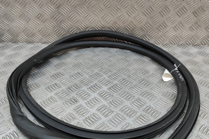 Garnitura ușă dreapta spate OPEL Crossland X P17 2022 OEM: 13170855 | 28090565