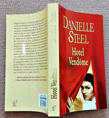 Hotel Vendome. Editura Lira, 2012 - Danielle Steel foto