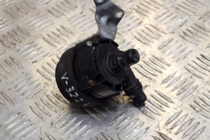 Pompa de apa auxiliara BMW X3 F25 2014 OEM: 7643949 13700938