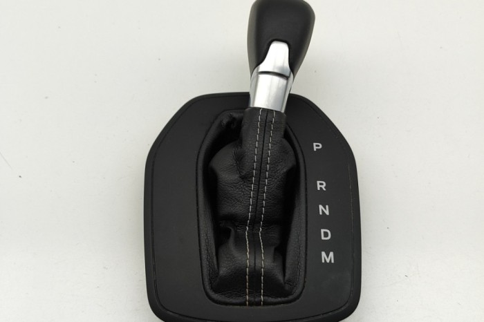 Nuca schimbător de viteze FORD PUMA J2K, CF7 2022 OEM: M1TP-7K004 | 31865687