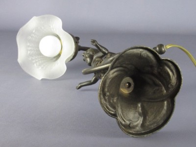 Lampă De Masă Vintage Cu Statuie Putto &amp;Icirc;n Clopot Din Bronz foto