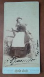 Fotografie pe carton, femeie in costum traditional, 1900