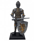 Statueta Cavaler Medieval cu Scut si Sabie 22 cm