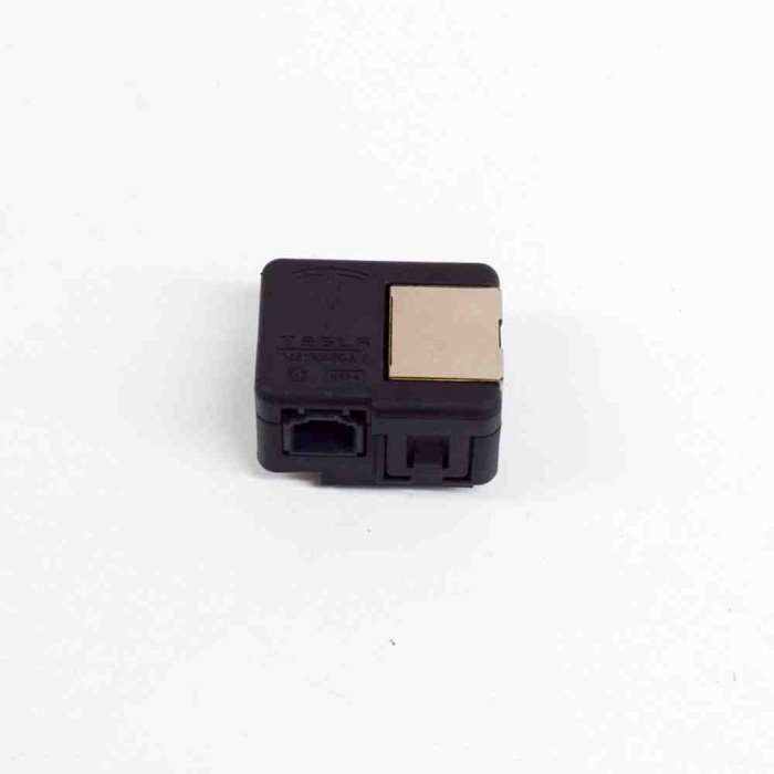 Alt modul de control TESLA MODEL 3 2022 OEM: 1681904-00-A 20347624