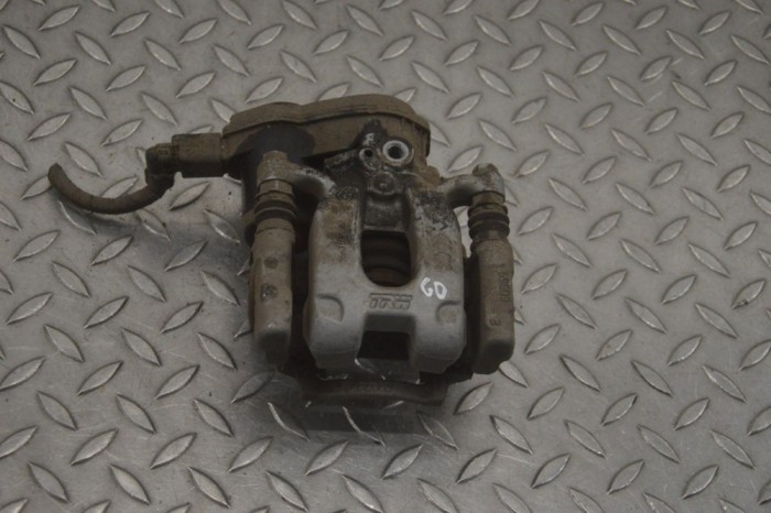 Etrier de fr&acirc;nă dreapta spate CITRO&Euml;N C4 III BA_, BB_, BC_ 2022 OEM: Hatchback | 23981971