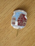 QW9 N5 92 - insigna - orase - Riga, Asia