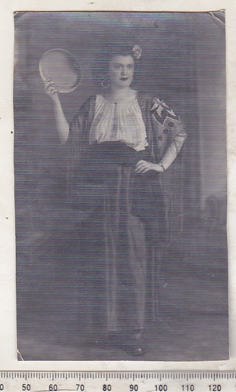 bnk foto Portret de femeie - Bucuresti