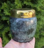 DISPENSER PENTRU TIGARI DIN ALAMA, METAL SI PLASTIC, ANII&#039;50