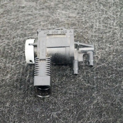 Supapa solenoid AUDI A5 8T3 2012 OEM: 1K0906283A 2630901 foto