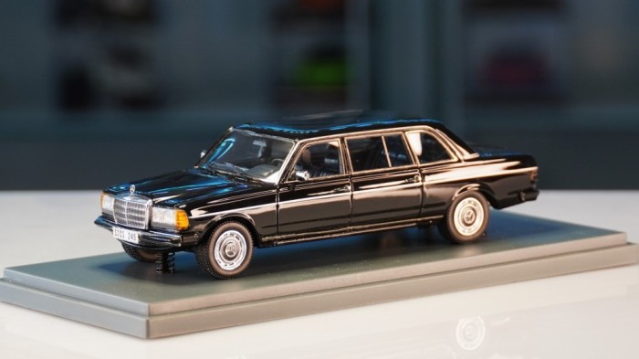 Mercedes-Benz V123 Lang - NEO 1:43