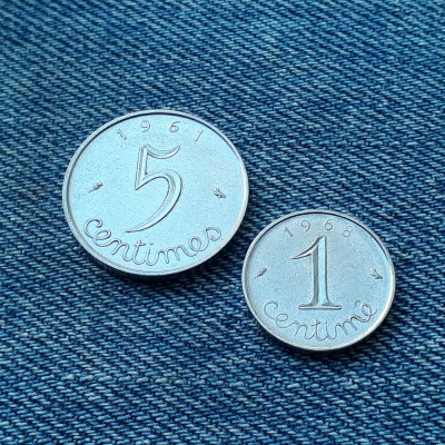 1o Lot 1 Centime 1968 + 5 Centimes 1961 Franta / 2 monede foto