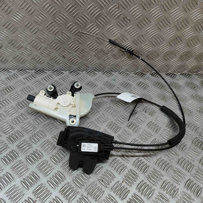 &Icirc;ncuietoare ușă dreapta spate TESLA MODEL X 2020 OEM: 1127340-00-C 31673018
