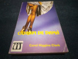 CAROL HIGGINS CLARK - CIORAPI DE DAMA