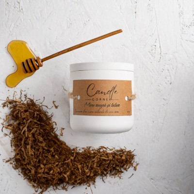 Lumanare parfumata handmade din ceara naturala de soia 100%, aroma de Miere neagra si tutun, Recipient ceramic, 150 g foto