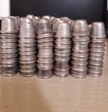 Lot 520 degetare din metal pentru cusut fabricate &icirc;n Rom&acirc;nia comunistă