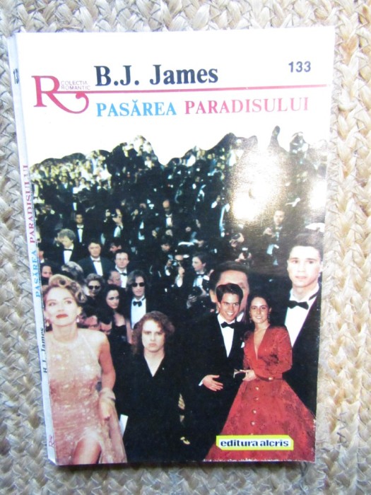 PASAREA PARADISULUI-B.J. JAMES