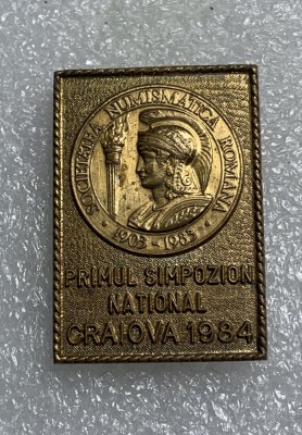 Insigna SNR primul simpozion național Craiova 1984 foto