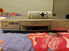 Video Recorder S-VHS Panasonic Hi-Fi Stereo NV-SV121-EB foto