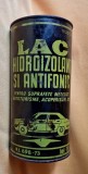 Lac hidroizolant si antifonic pentru suprafete metalice, autoturisme, cutie din tabla litografiata, are continut original, piesa veche din anul 1973