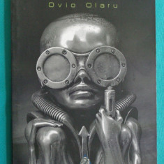 Ovio Olaru – Pilotul ( poeme )( volum debut )