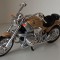 Macheta motocicleta BMW R1200C Cruiser bej - Welly 1/18