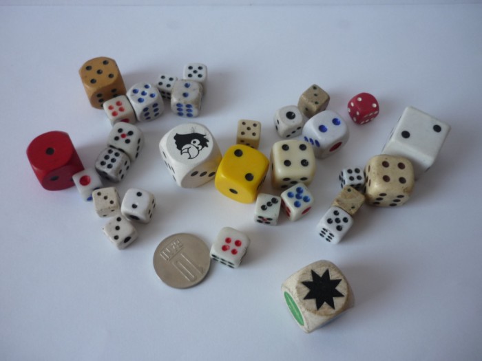 ZARURI, ZAR PENTRU JOCURI, TABLE, BARBUT..... LOT 30 BUC