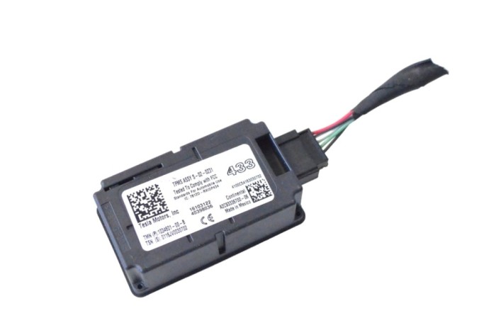 Modul de control presiune anvelope TESLA MODEL S 2017 OEM: 1034601-00-B 21848051