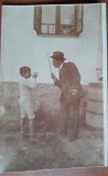 Carte postala, mica cearta intre un baiat si un barbat, Romania, perioada interbelica
