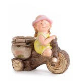 Cumpara ieftin Figurina Fetita cu ghiveci flori polirasina multicolora cm 26,5 x 12,5 x 23,5 H