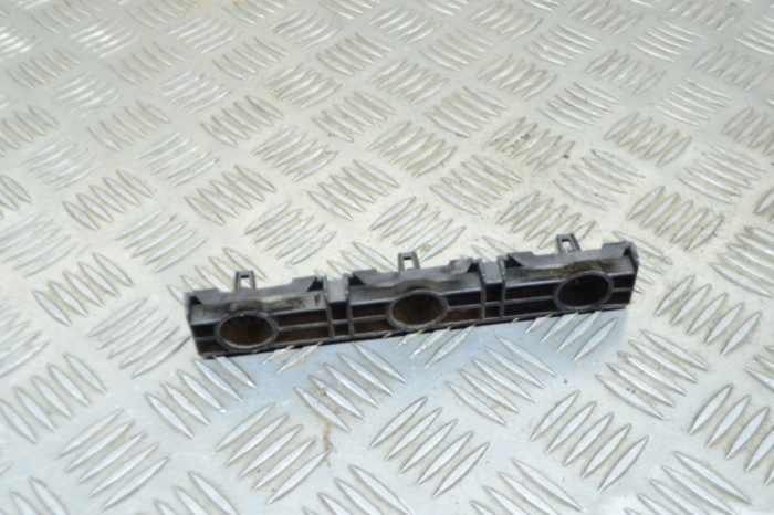 Suport prag lateral st&acirc;nga față TESLA MODEL S 2017 OEM: 1003691-00-B 11790670