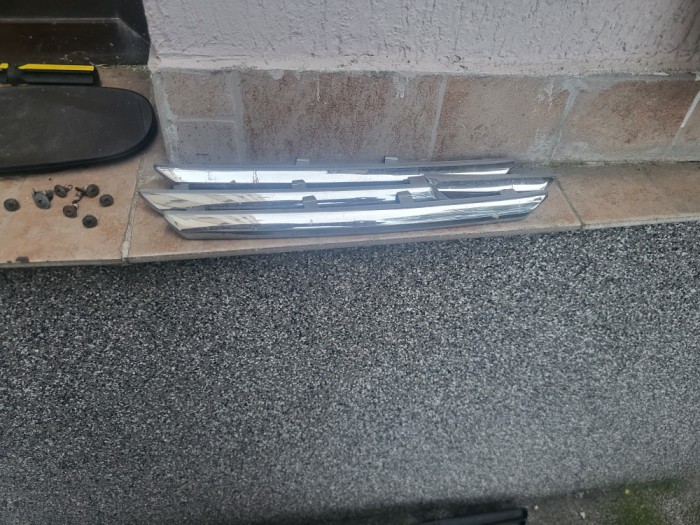 Ornamente grilă mască față Kia Ceed 2006