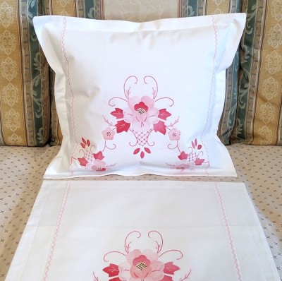 Set 2 Fete de pernuta, Vintage din bumbac cu broderie manuala tip quilt, aplicata. foto