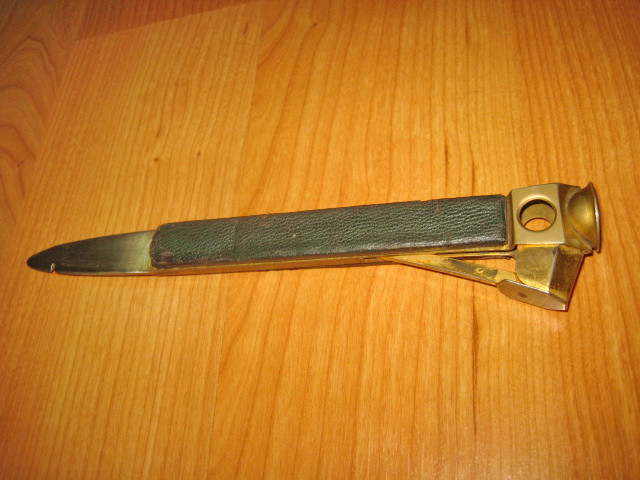 4706-Cutter taietor vechi trabucuri metal cu cutitas.