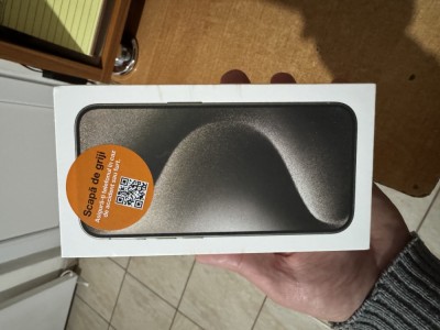 PACHET IPHONE 15PRO foto