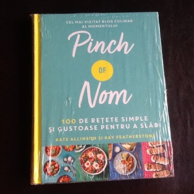 Pinch of nom. 100 de retete simple si gustoase pentru a slabi - Kate Allinson, Kay Featherstone foto