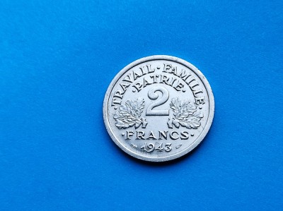 2 Francs 1943 Franta-AUNC-in realitate arata bine! foto