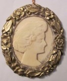 Cumpara ieftin CA - Aplica mai veche camee portret imitatie os / 14 cm x 16,50 cm 180 g / stare buna / fara marcaje